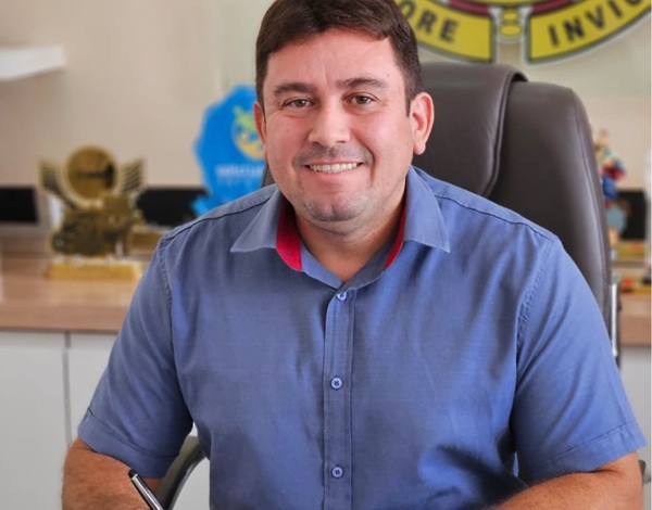 Prefeito Helder Carvalho autoriza licitação de R$ 5 milhões para pavimentação de sedes na zona rural de Sousa 